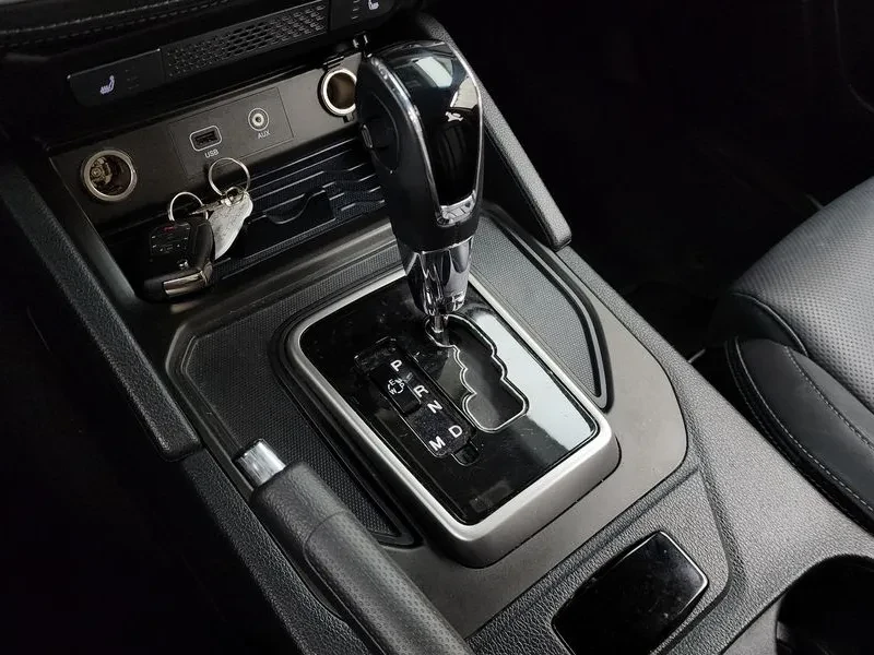 SsangYong Rexton Diesel 2.2 2Wd Adventure, снимка 9 - Автомобили и джипове - 56305246