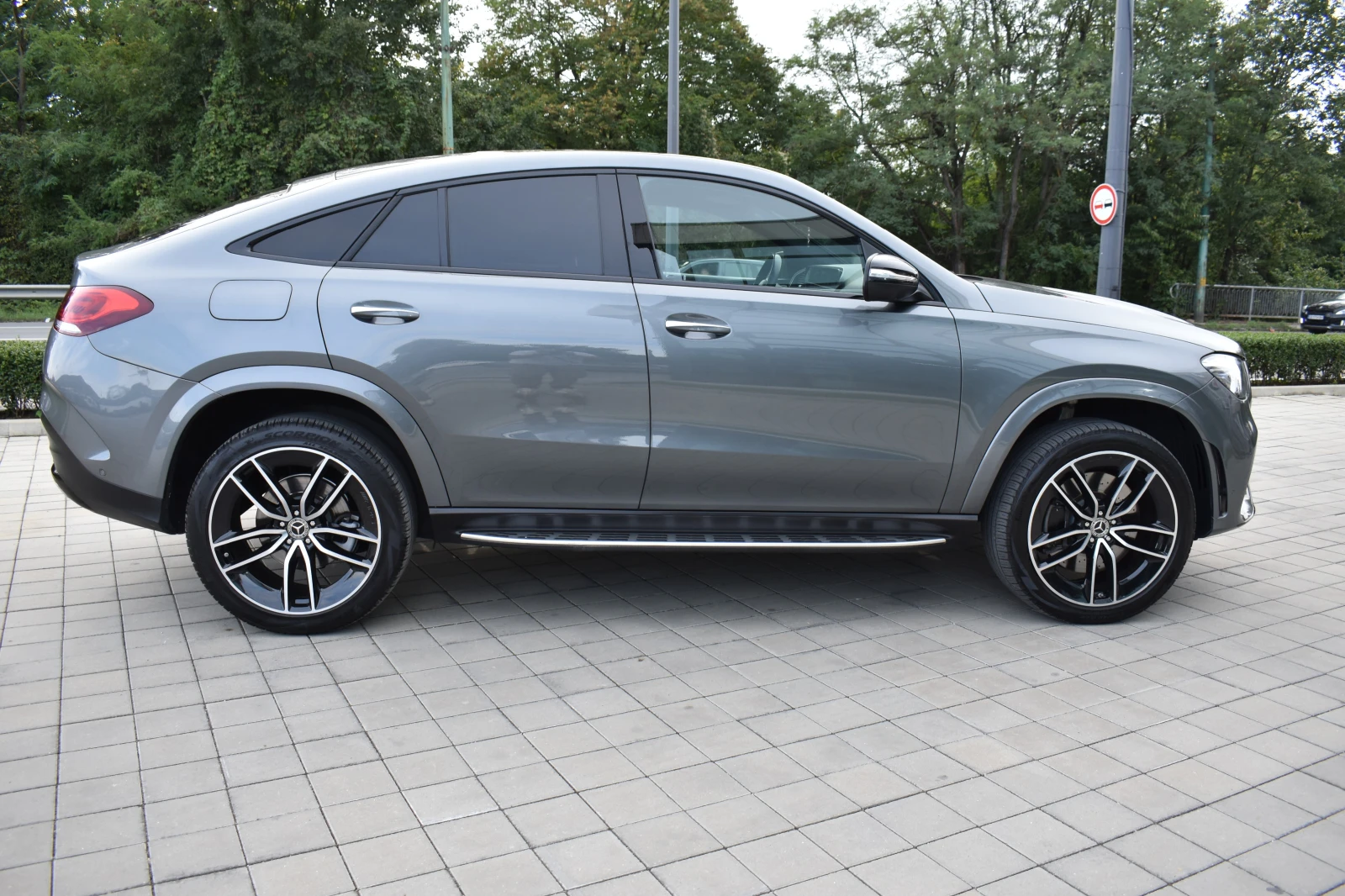 Mercedes-Benz GLE 400 D/COUPE/AMG Line/4Matic/Nitght Package/BURMASTER  - изображение 6