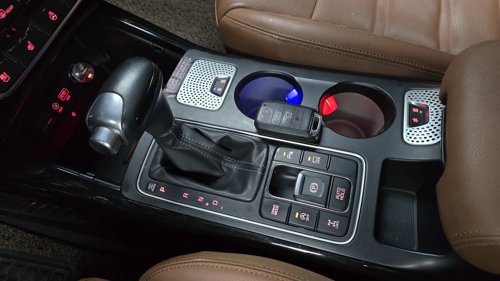 Kia Sorento 2.2 4WD MASTER  - изображение 8