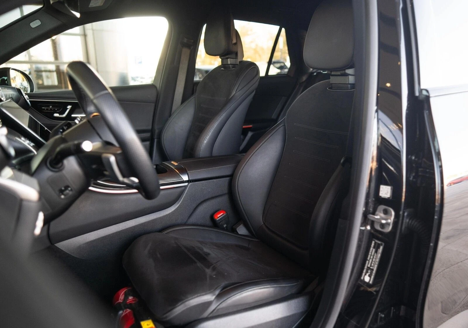 Mercedes-Benz GLC 200 4Matic AMG Line - изображение 9