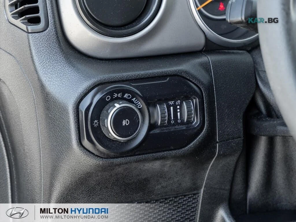Jeep Wrangler Unlimited Sport* AвтоКредит * (ЦЕНА ДО БГ), снимка 12 - Автомобили и джипове - 54932462
