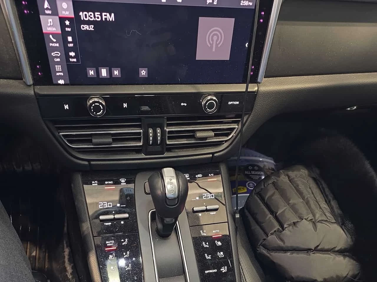 Porsche Macan * AWD * CARFAX * ОПЦИЯ ЗА ФИНАНСИРАНЕ, снимка 9 - Автомобили и джипове - 55165717