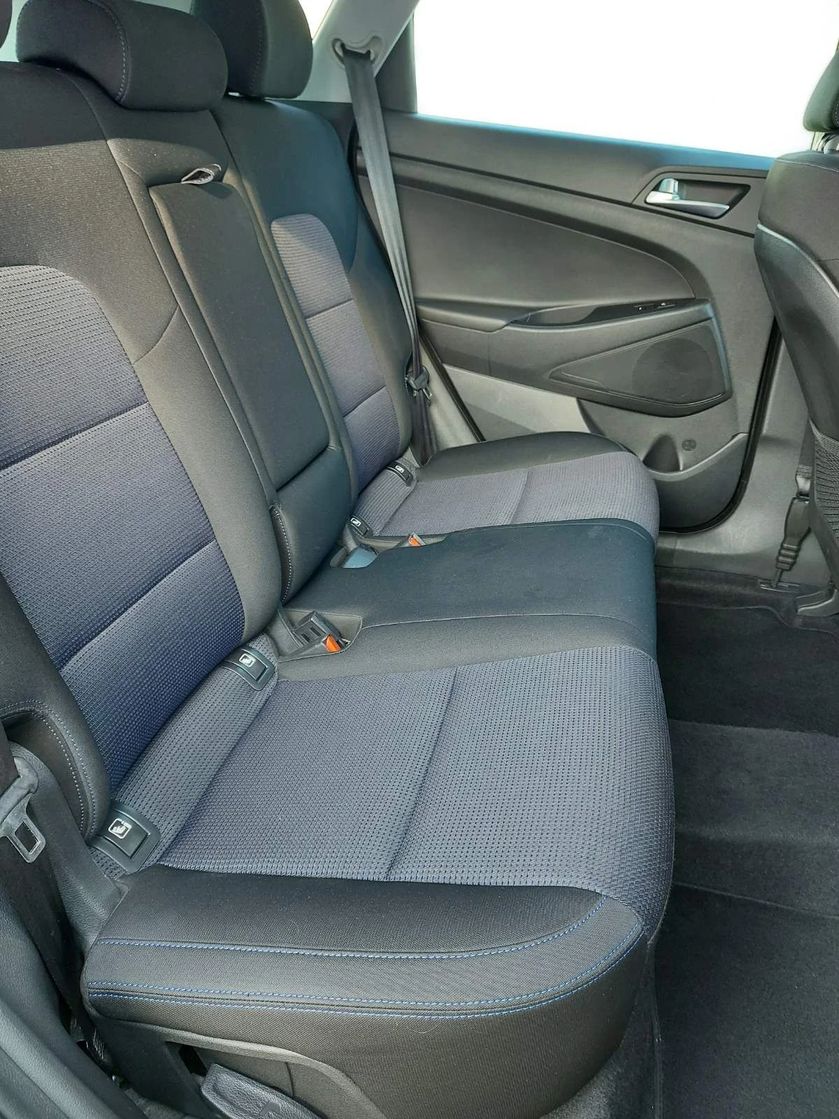 Hyundai Tucson, снимка 5 - Автомобили и джипове - 56152132