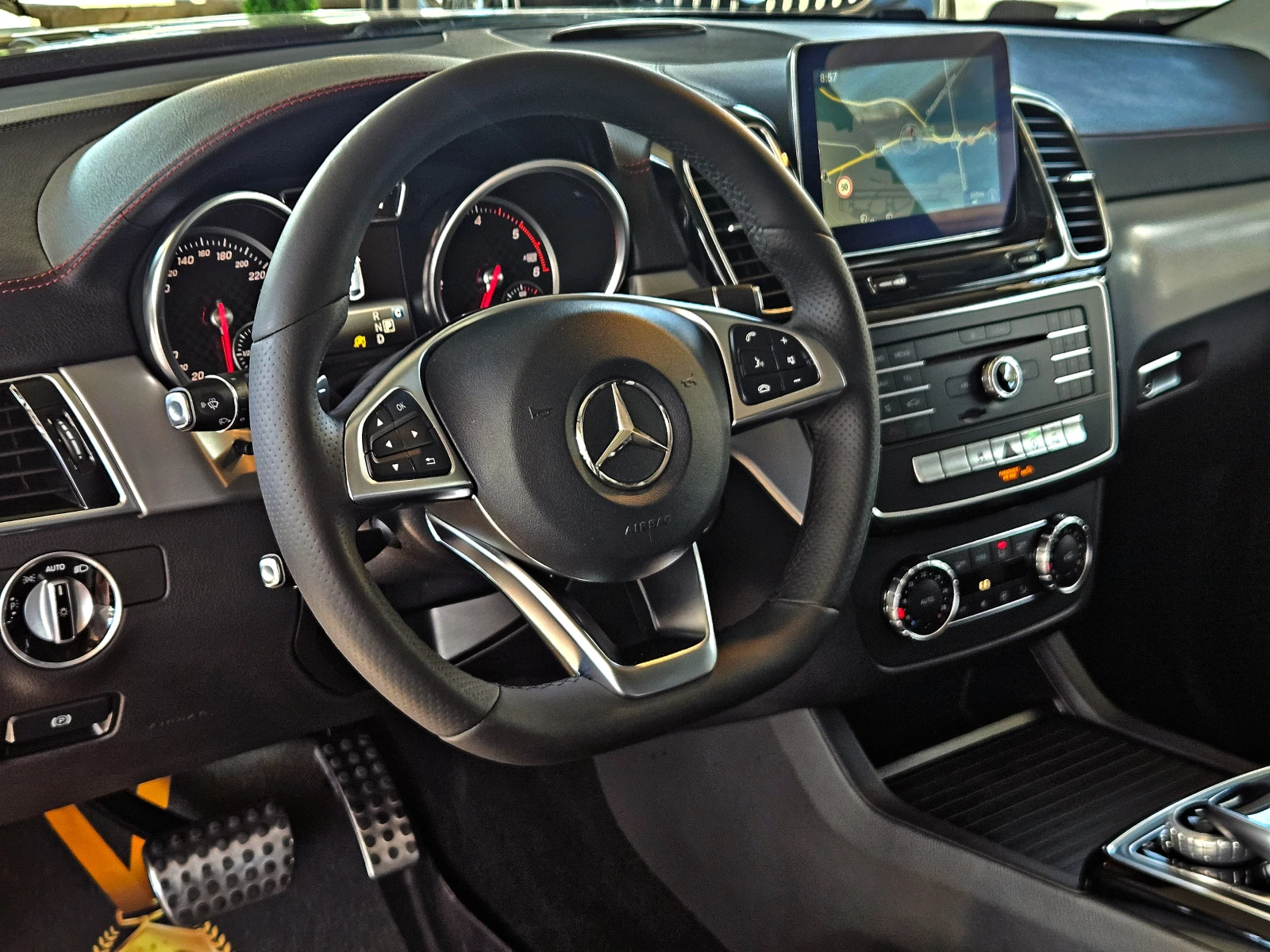 Mercedes-Benz GLE Coupe 350/COUPE/6.3AMG/CAMERA/HARMAN/KARDON/CAR PLAY/AM, снимка 11 - Автомобили и джипове - 56198168