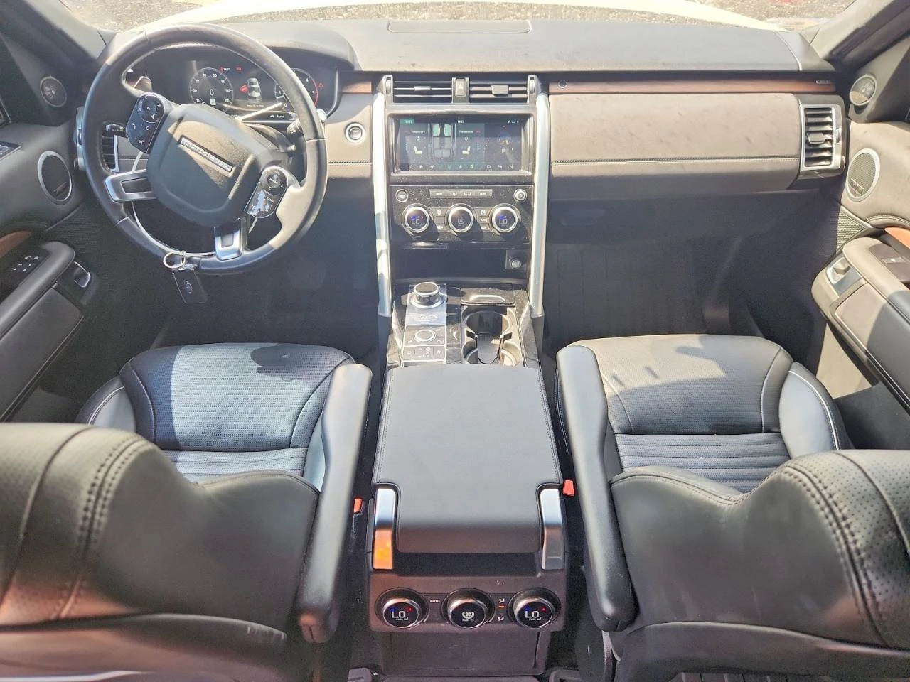 Land Rover Discovery 3.0l Hse, снимка 8 - Автомобили и джипове - 56216258
