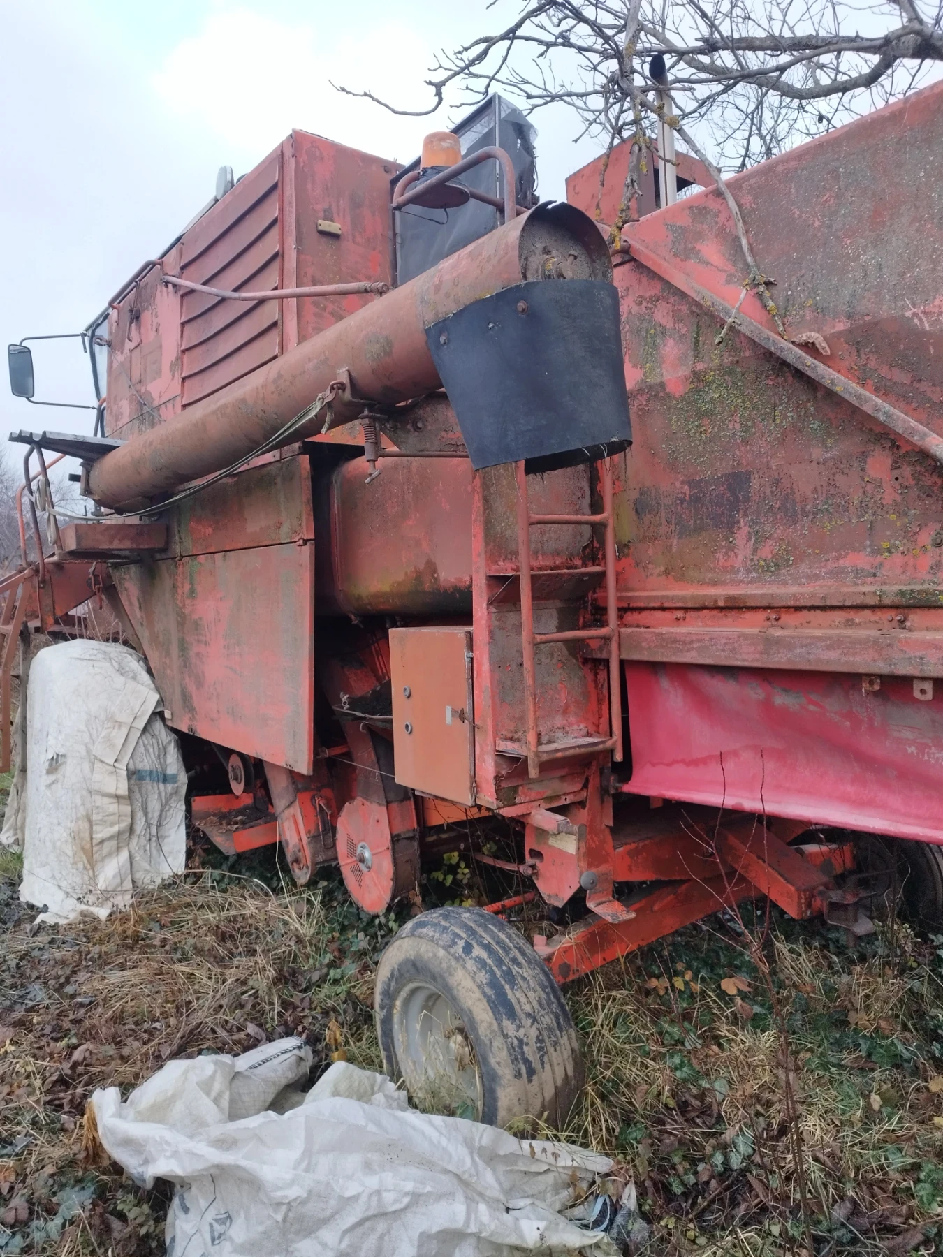 Комбайн Deutz-Fahr M1200, снимка 2 - Селскостопанска техника - 54785865