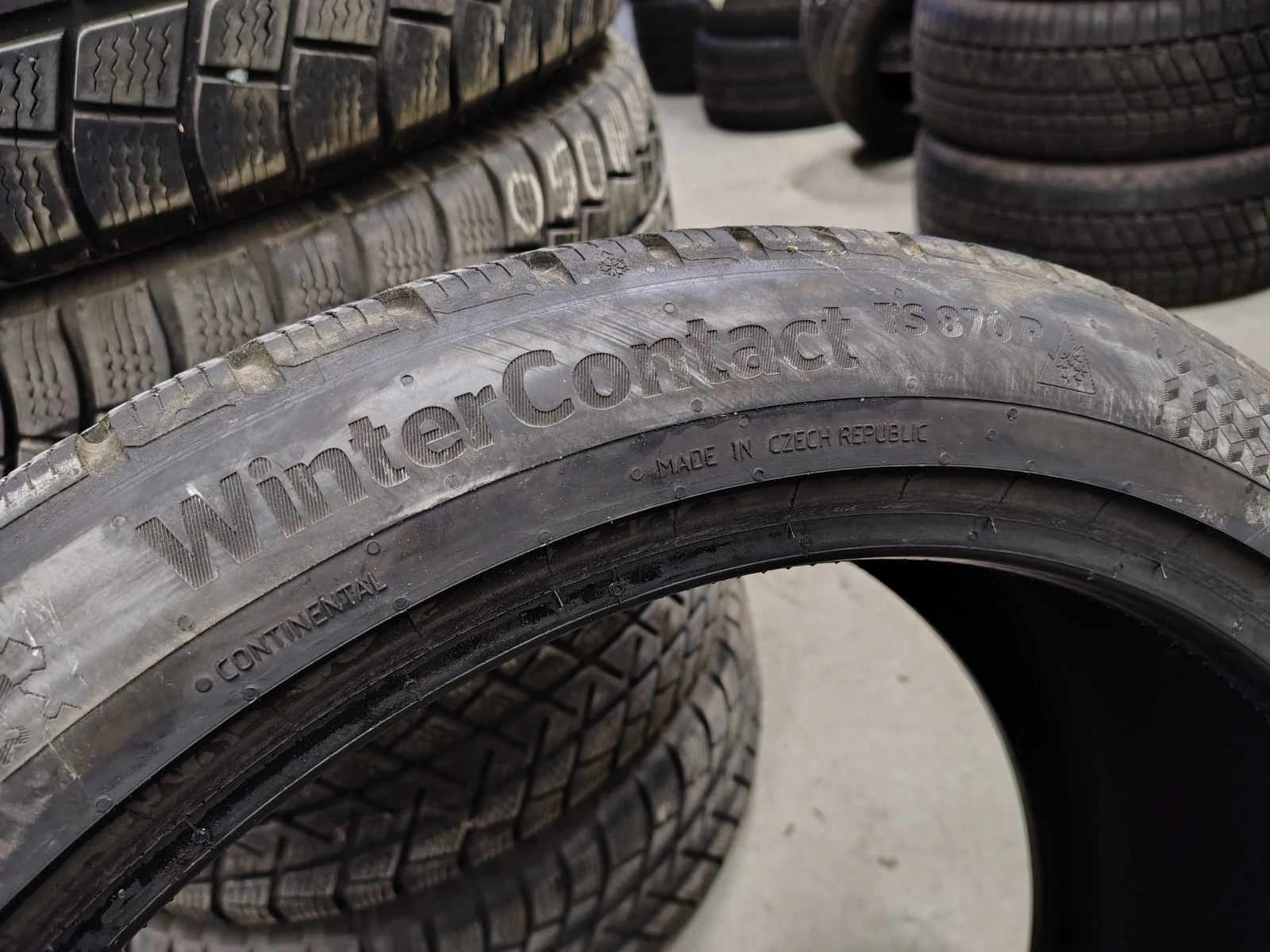 Гуми Зимни 255/40R20, снимка 5 - Гуми и джанти - 53941486