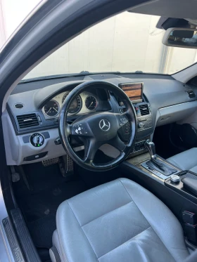 Mercedes-Benz C 320, снимка 11