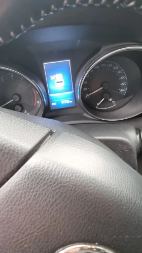 Toyota Auris, снимка 9