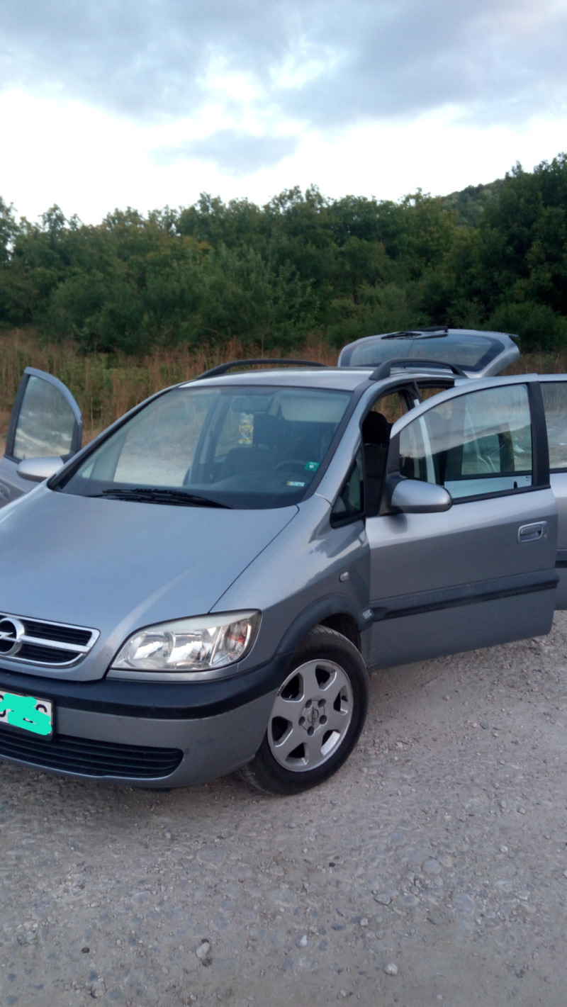 Opel Zafira, снимка 2 - Автомобили и джипове - 46342340