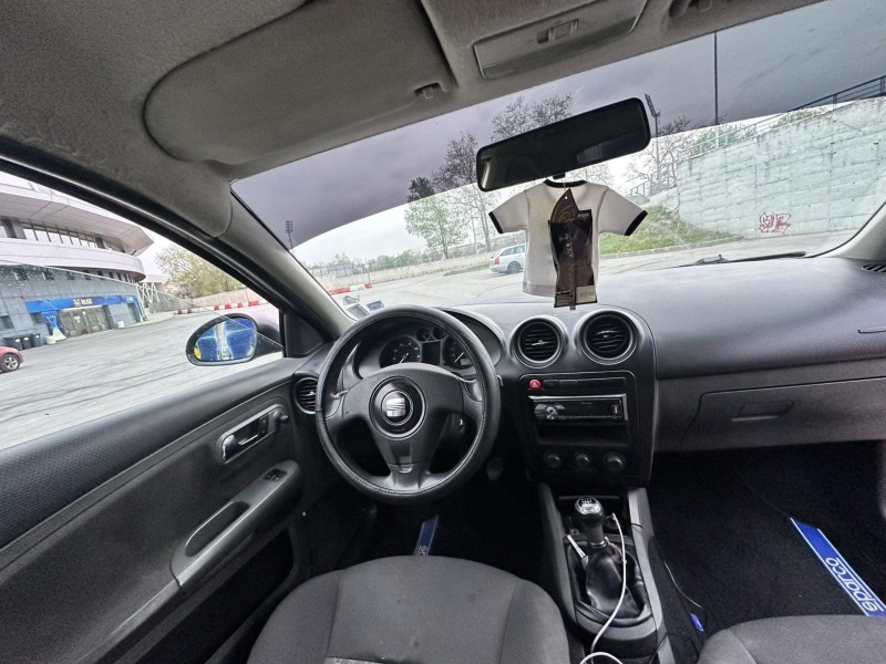 Seat Ibiza, снимка 8 - Автомобили и джипове - 45177012