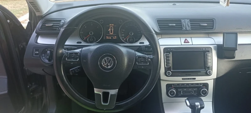 VW Passat 2.0 TDI* 140к.с.* 2010г.* DSG 6ск.* Печка* Камера*, снимка 13 - Автомобили и джипове - 47407125