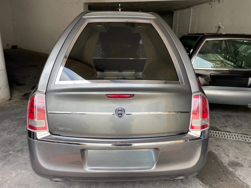 Lancia Thema Отлично Състояние Катафалка, снимка 4 - Автомобили и джипове - 47669462