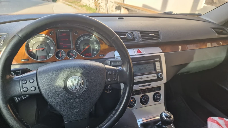 VW Passat 2tdi, снимка 9 - Автомобили и джипове - 48085447