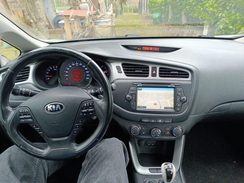 Kia Ceed, снимка 12 - Автомобили и джипове - 48980051