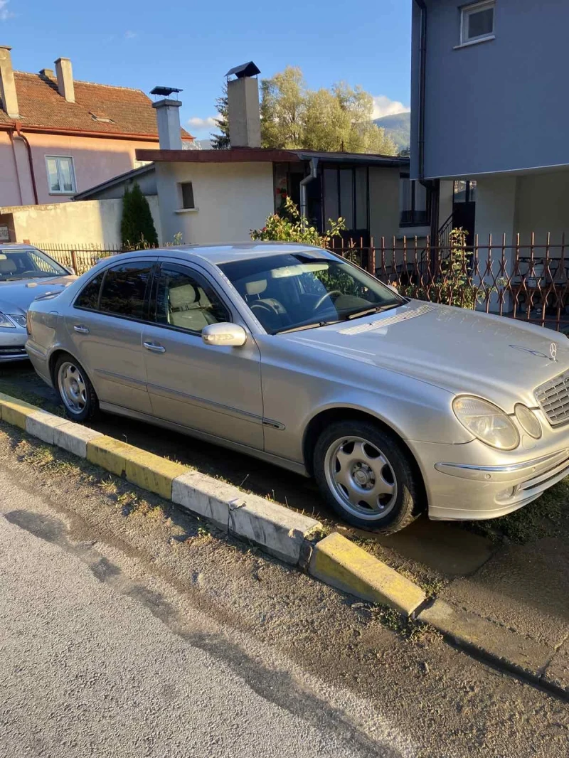 Mercedes-Benz E 320