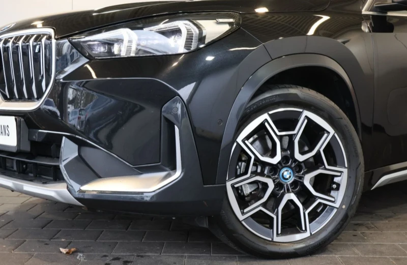 BMW iX1 30XD/HUD/H&K/360/PANO/LED/KEY/MEMO, снимка 6 - Автомобили и джипове - 53299720