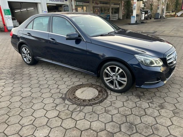 Mercedes-Benz E 220 W212 9G-tronik Avangarde, снимка 3 - Автомобили и джипове - 47314089