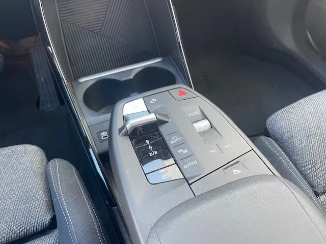 BMW iX2 xDrive30/306HP/CAM/NAVI/LED/AHK/DIGI/253g - изображение 9