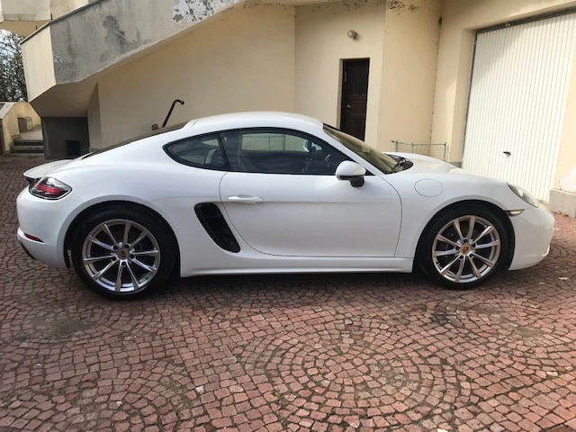 Porsche Cayman 718 - изображение 4