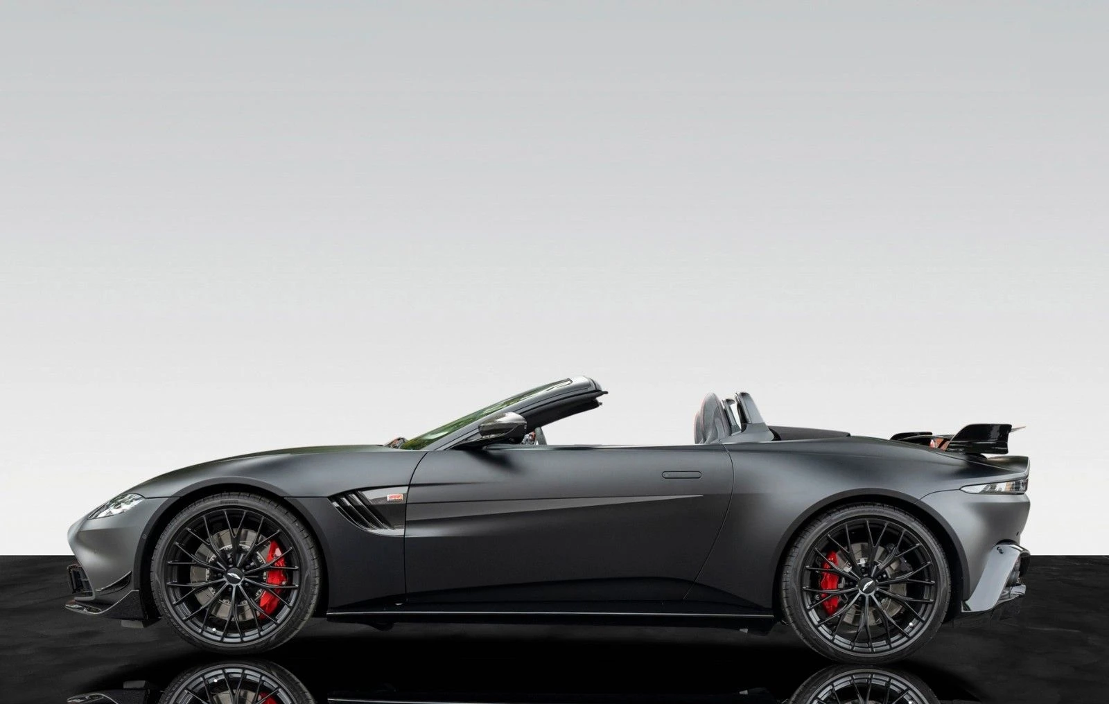 Aston martin V8 Vantage Roadster = F1 Edition= Гаранция - изображение 5