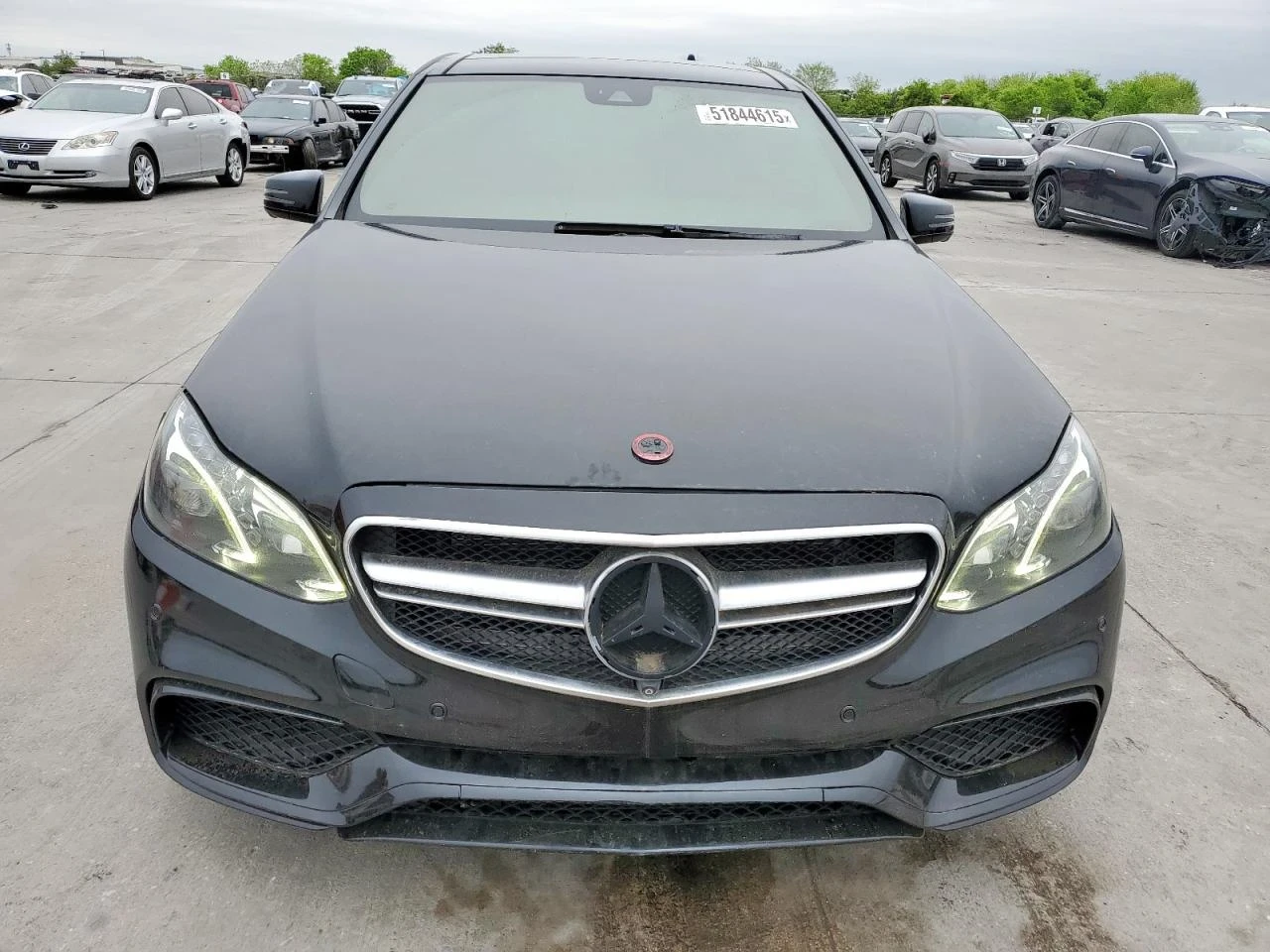 Mercedes-Benz E 63 AMG  - изображение 5
