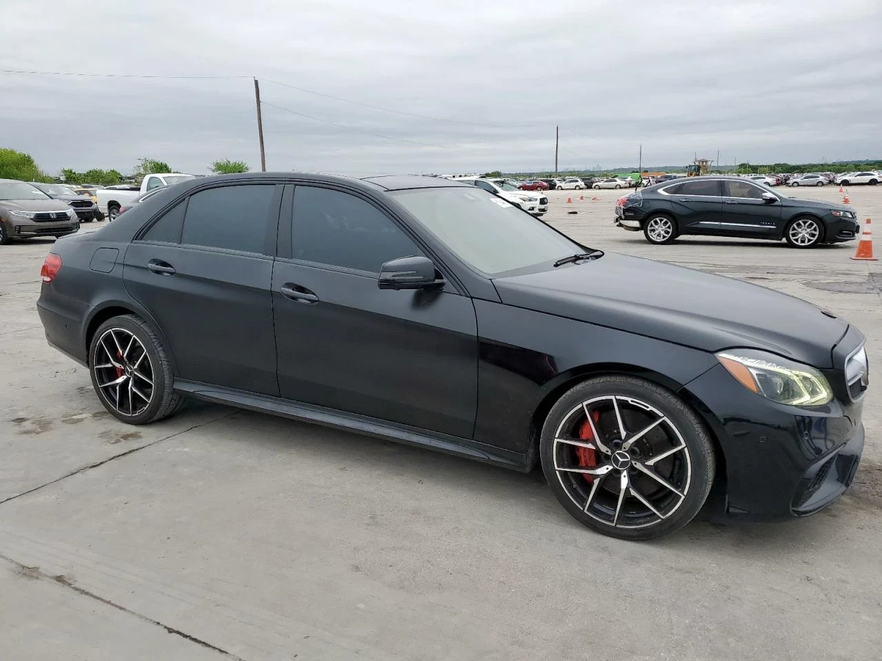 Mercedes-Benz E 63 AMG  - изображение 2