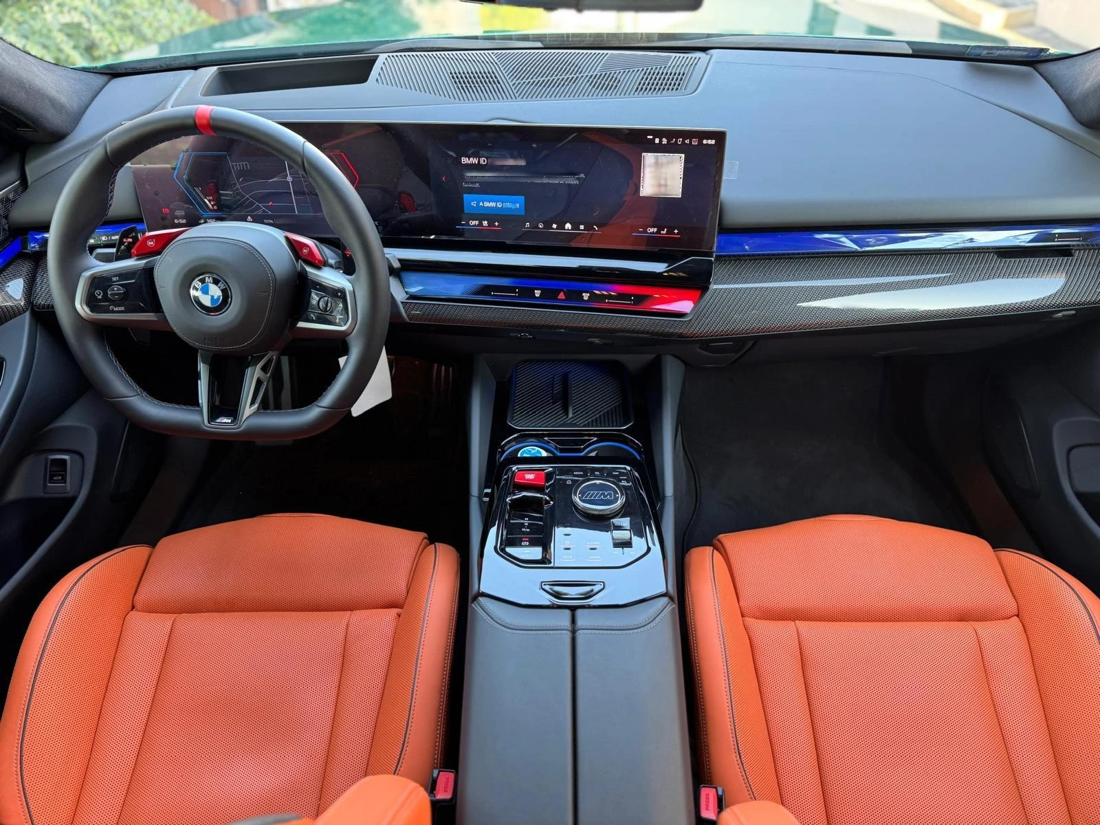 BMW M5 4.4 V8 xDrive - изображение 10