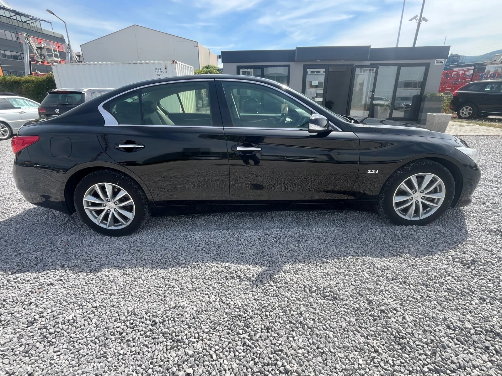 Infiniti Q50 2.2D-170k.c. - изображение 7