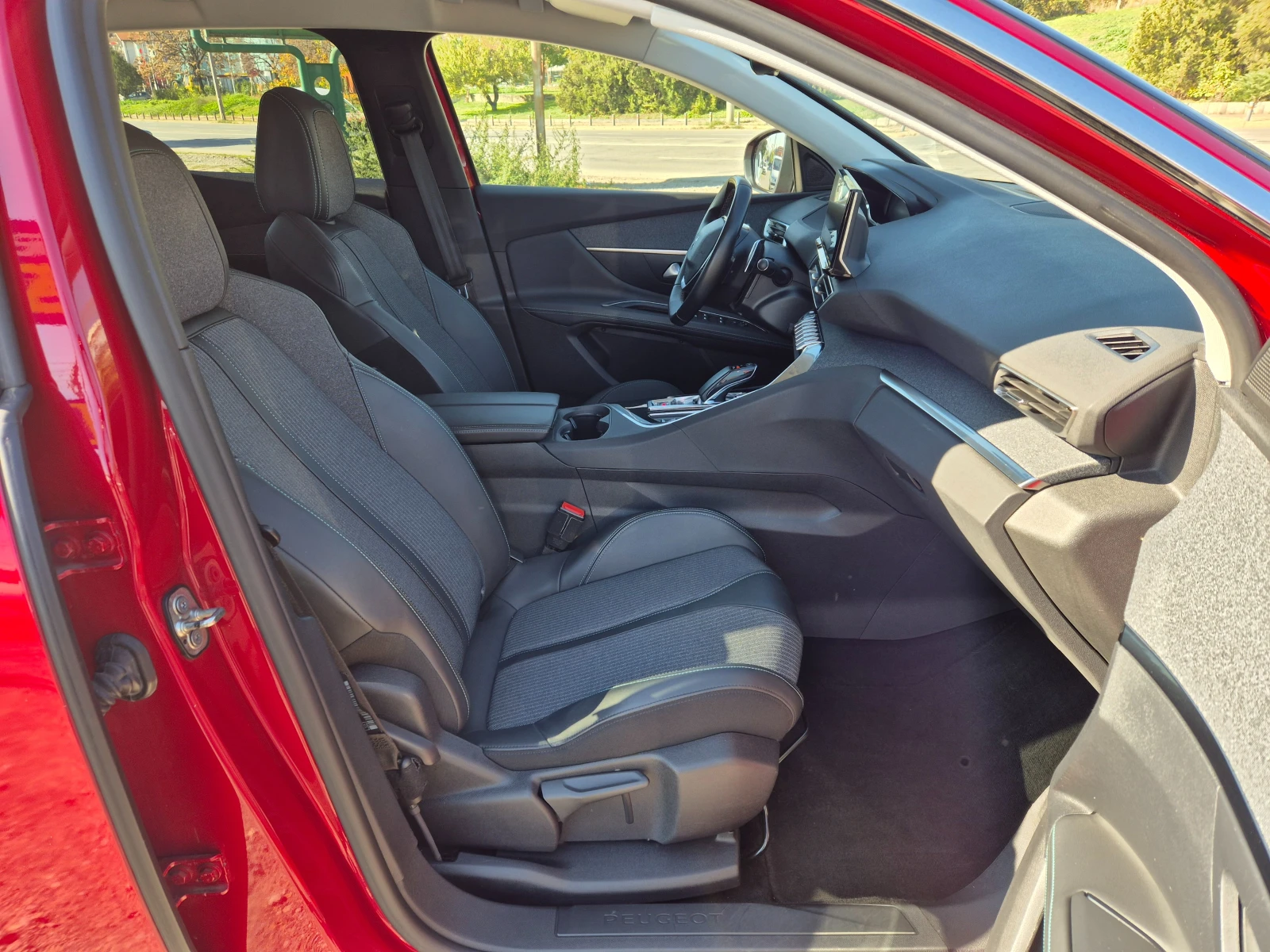 Peugeot 3008 1.6i Hybrid - изображение 9