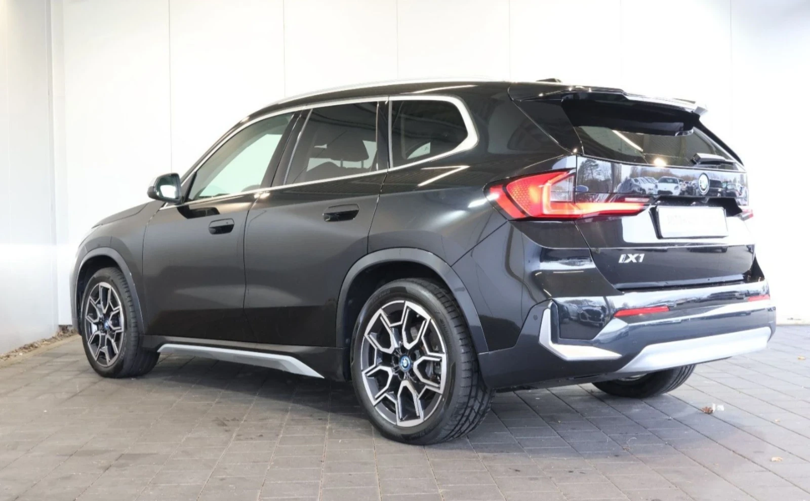 BMW iX1 30XD/HUD/H&K/360/PANO/LED/KEY/MEMO - изображение 5