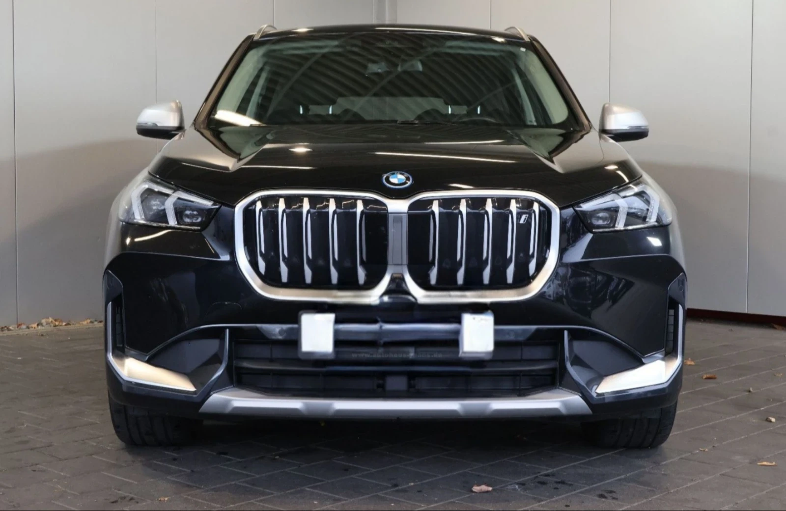 BMW iX1 30XD/HUD/H&K/360/PANO/LED/KEY/MEMO - изображение 2