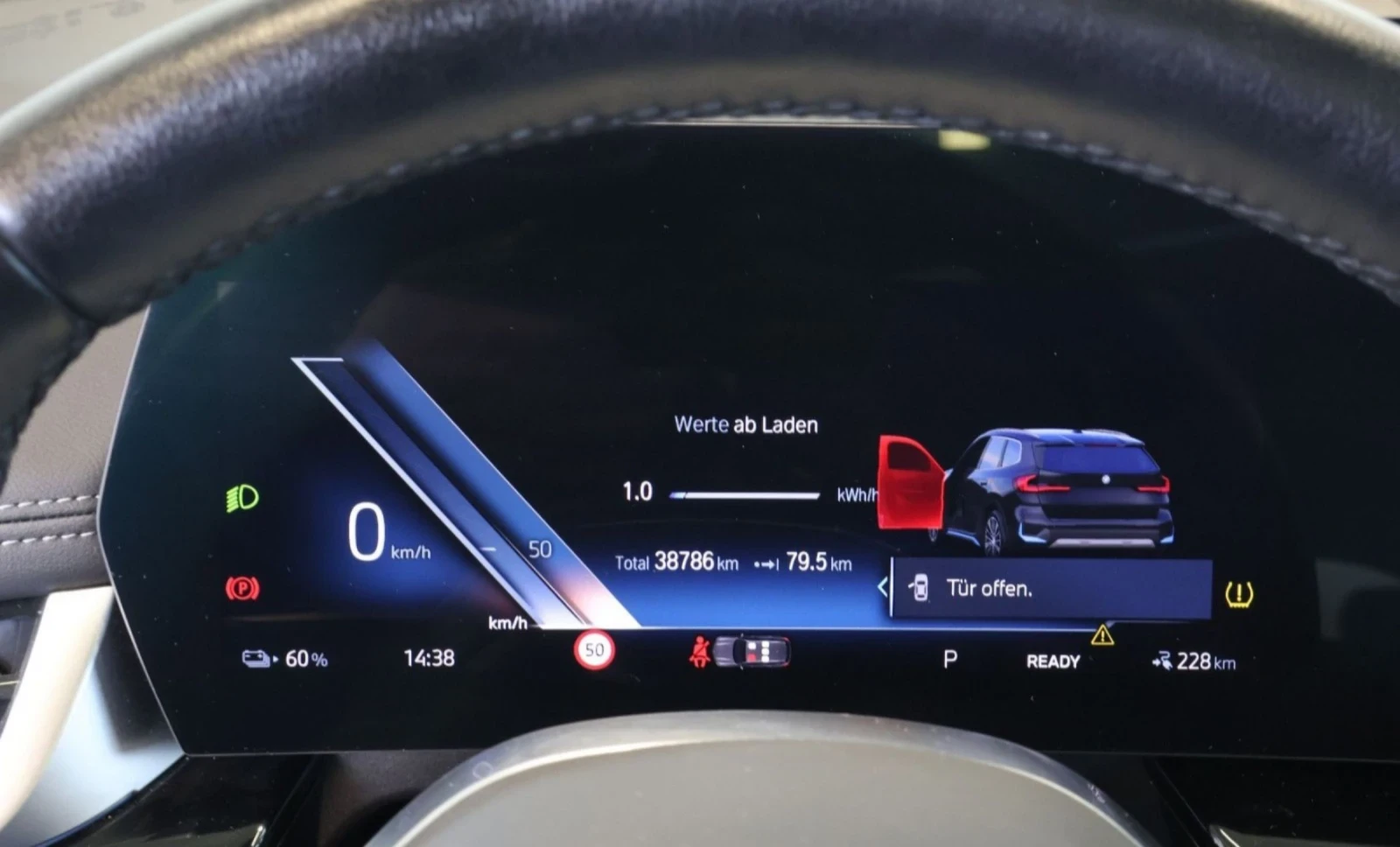 BMW iX1 30XD/HUD/H&K/360/PANO/LED/KEY/MEMO - изображение 8