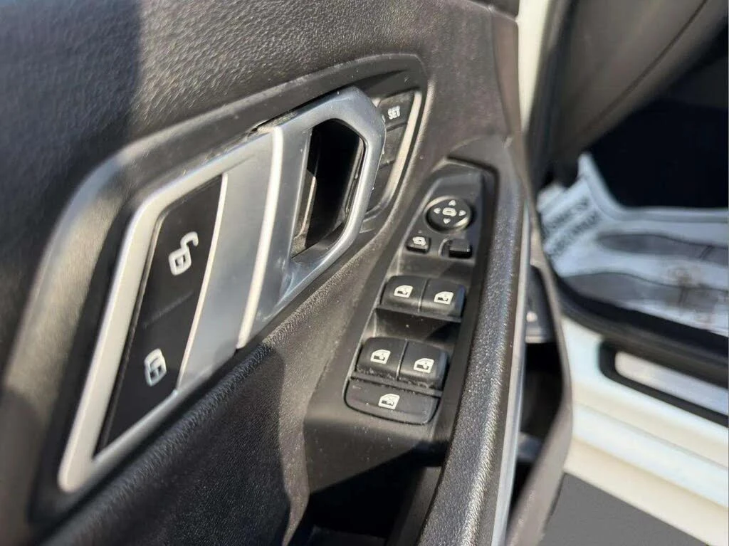 BMW 330 3 Series 330i xDrive AWD * АвтокКредит (ЦЕНА ДО БГ, снимка 10 - Автомобили и джипове - 53724812