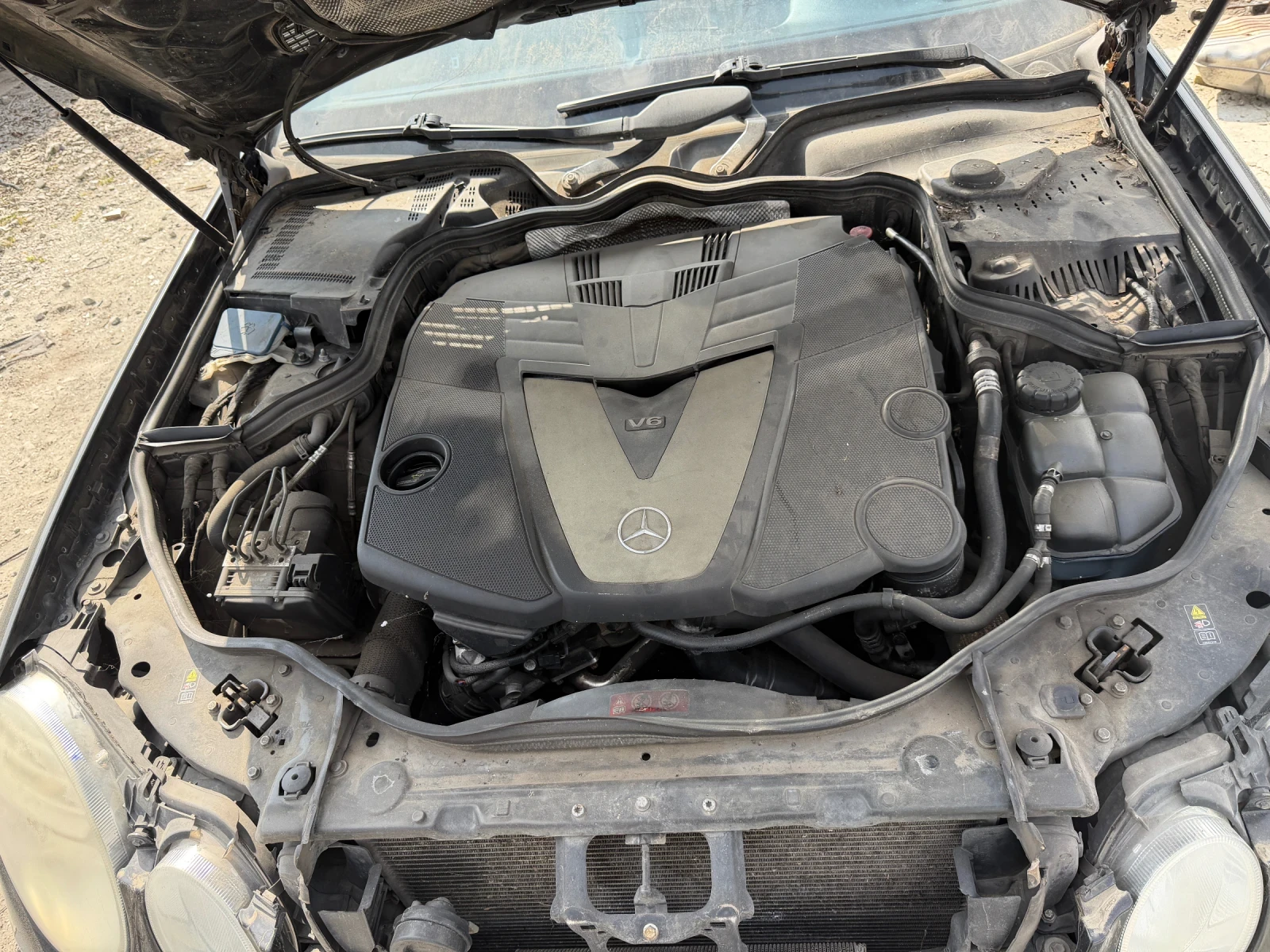 Mercedes-Benz E 320 cdi, снимка 11 - Автомобили и джипове - 53851337