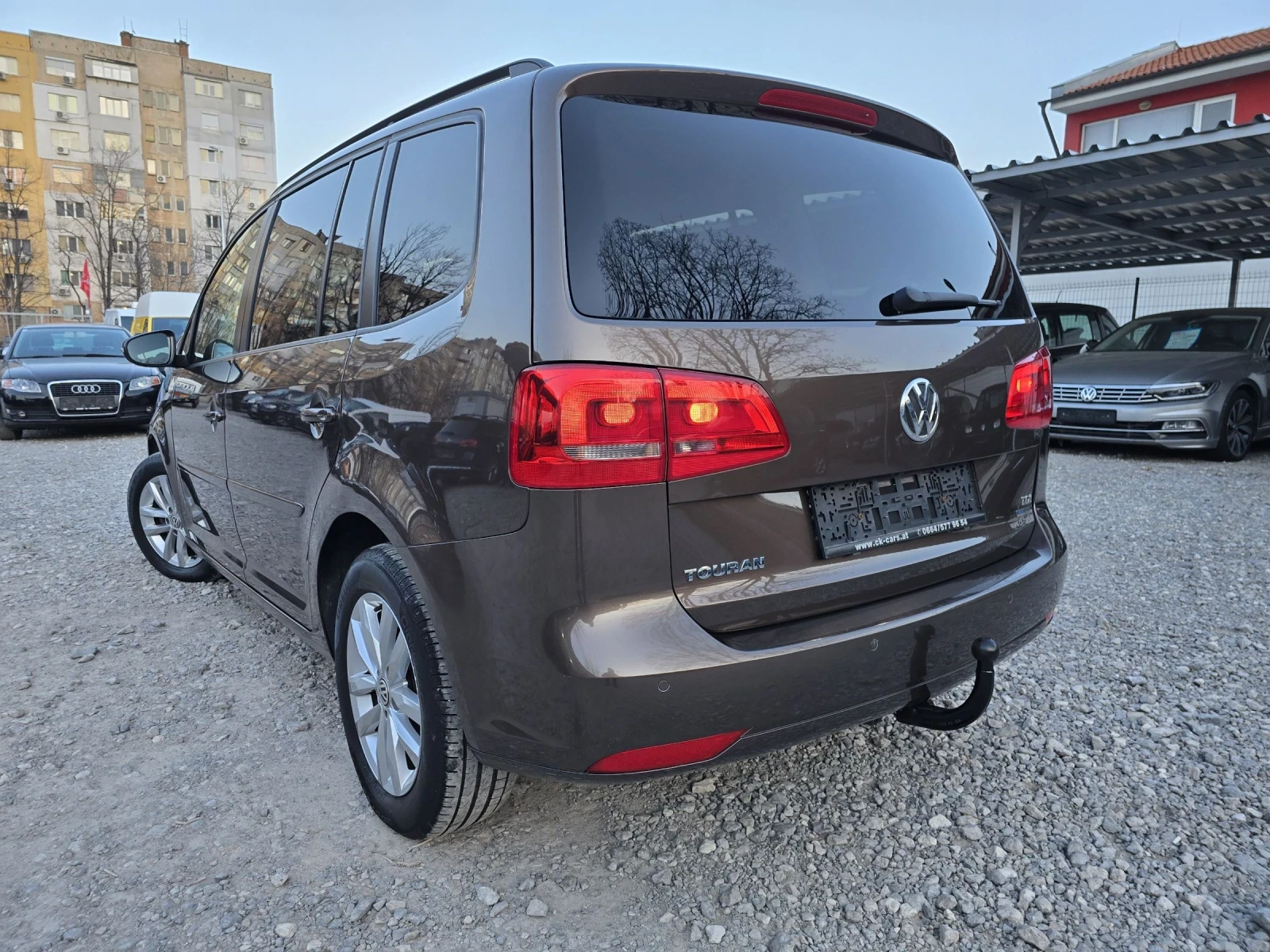 VW Touran 1.6TDI H-LINE DSG, снимка 4 - Автомобили и джипове - 53879585