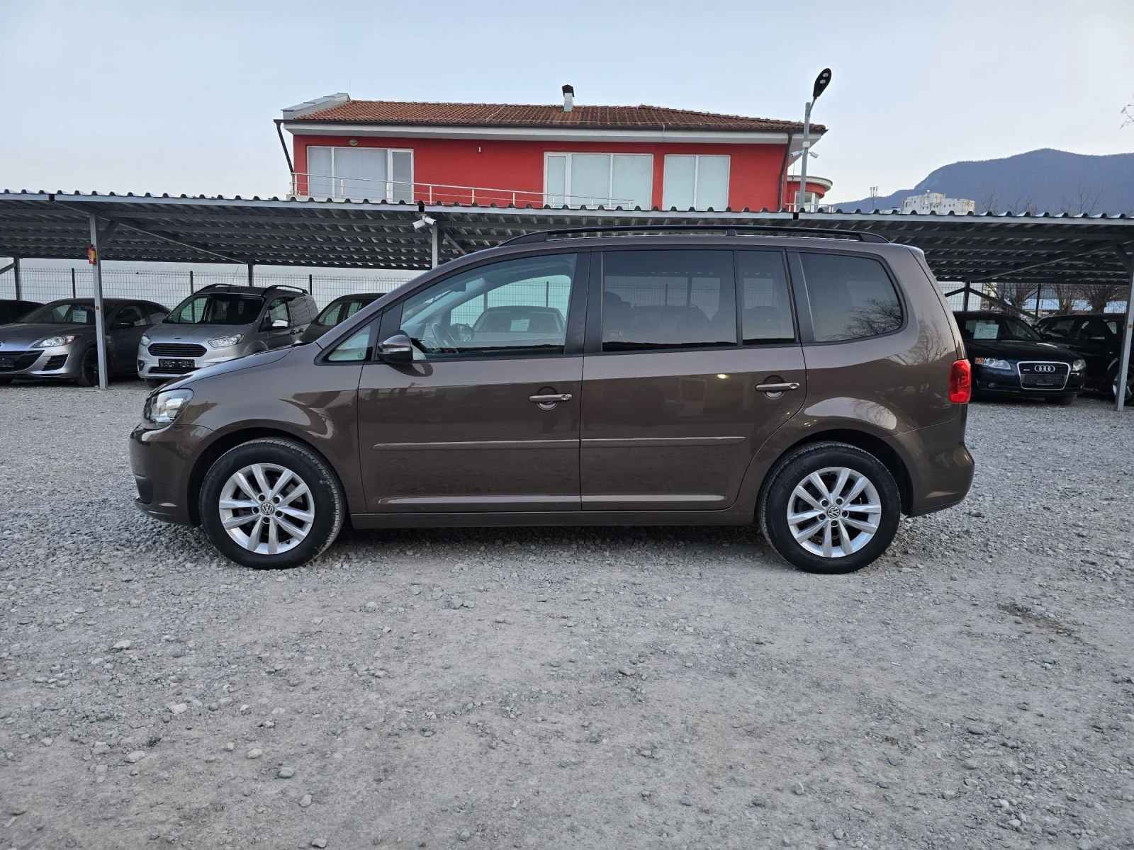 VW Touran 1.6TDI H-LINE DSG, снимка 6 - Автомобили и джипове - 53879585
