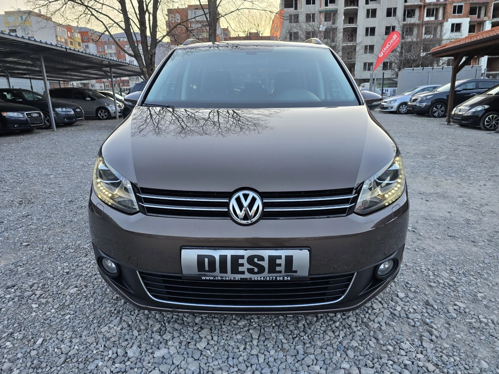 VW Touran 1.6TDI H-LINE DSG, снимка 2 - Автомобили и джипове - 53879585