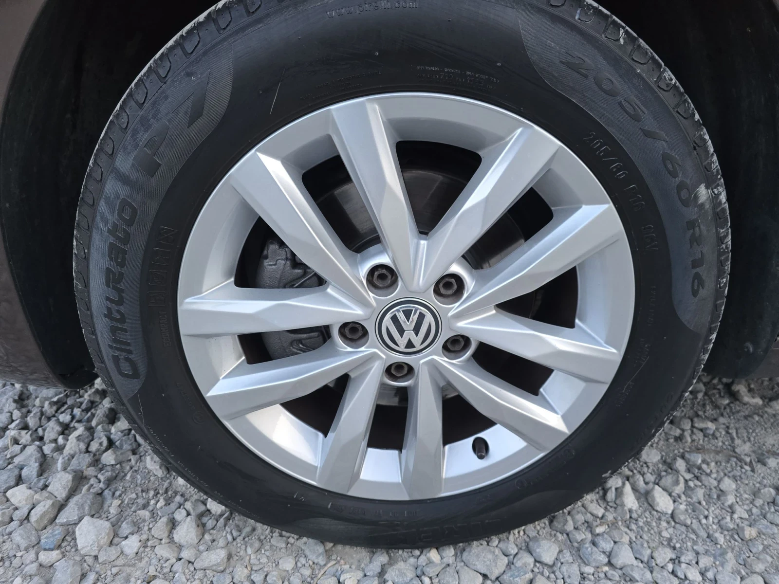 VW Touran 1.6TDI H-LINE DSG, снимка 15 - Автомобили и джипове - 53879585