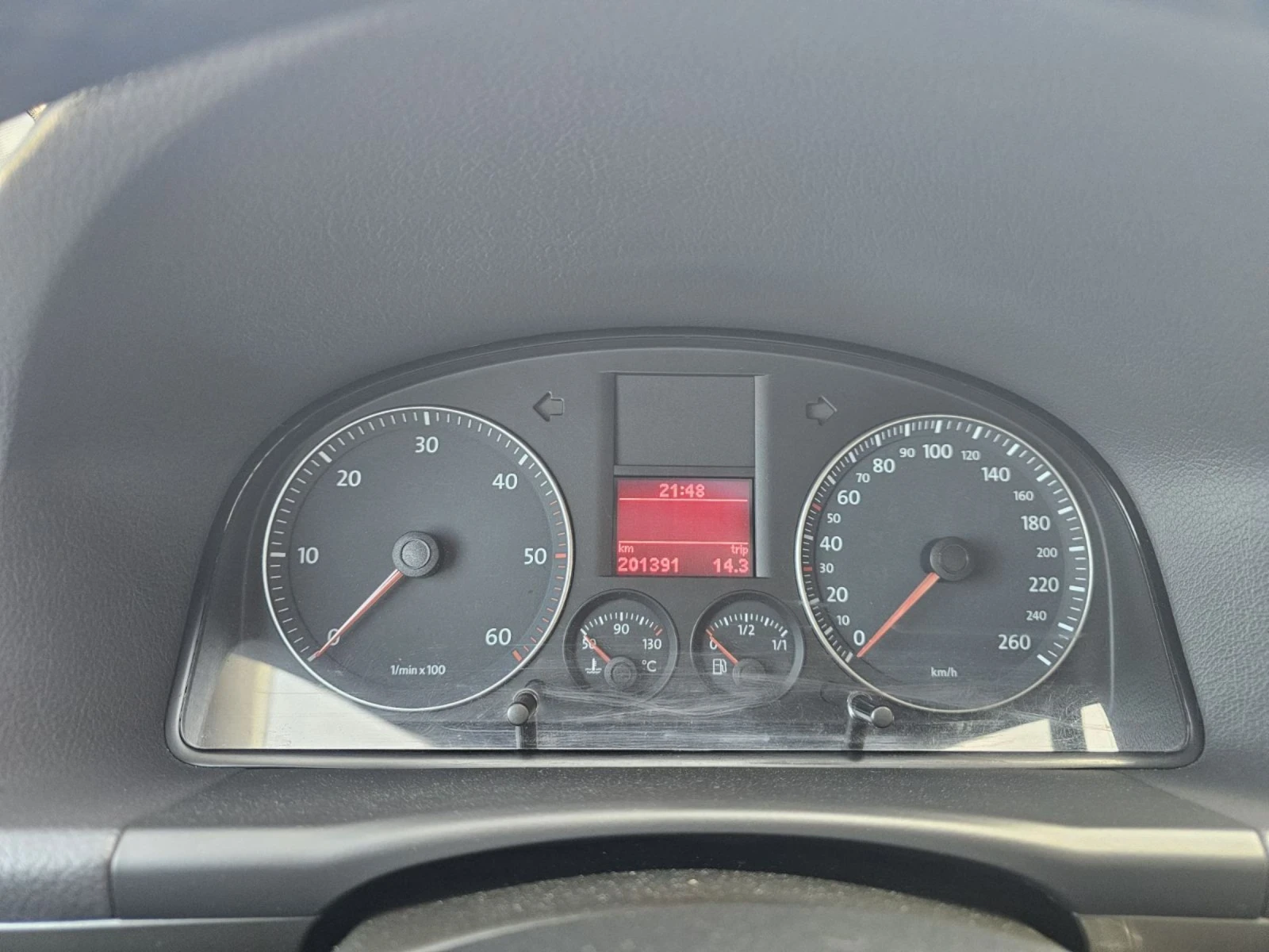 VW Touran 1.9 TDI/ CROSS TOURAN/ 6 СКОРОСТИ, снимка 15 - Автомобили и джипове - 53918259