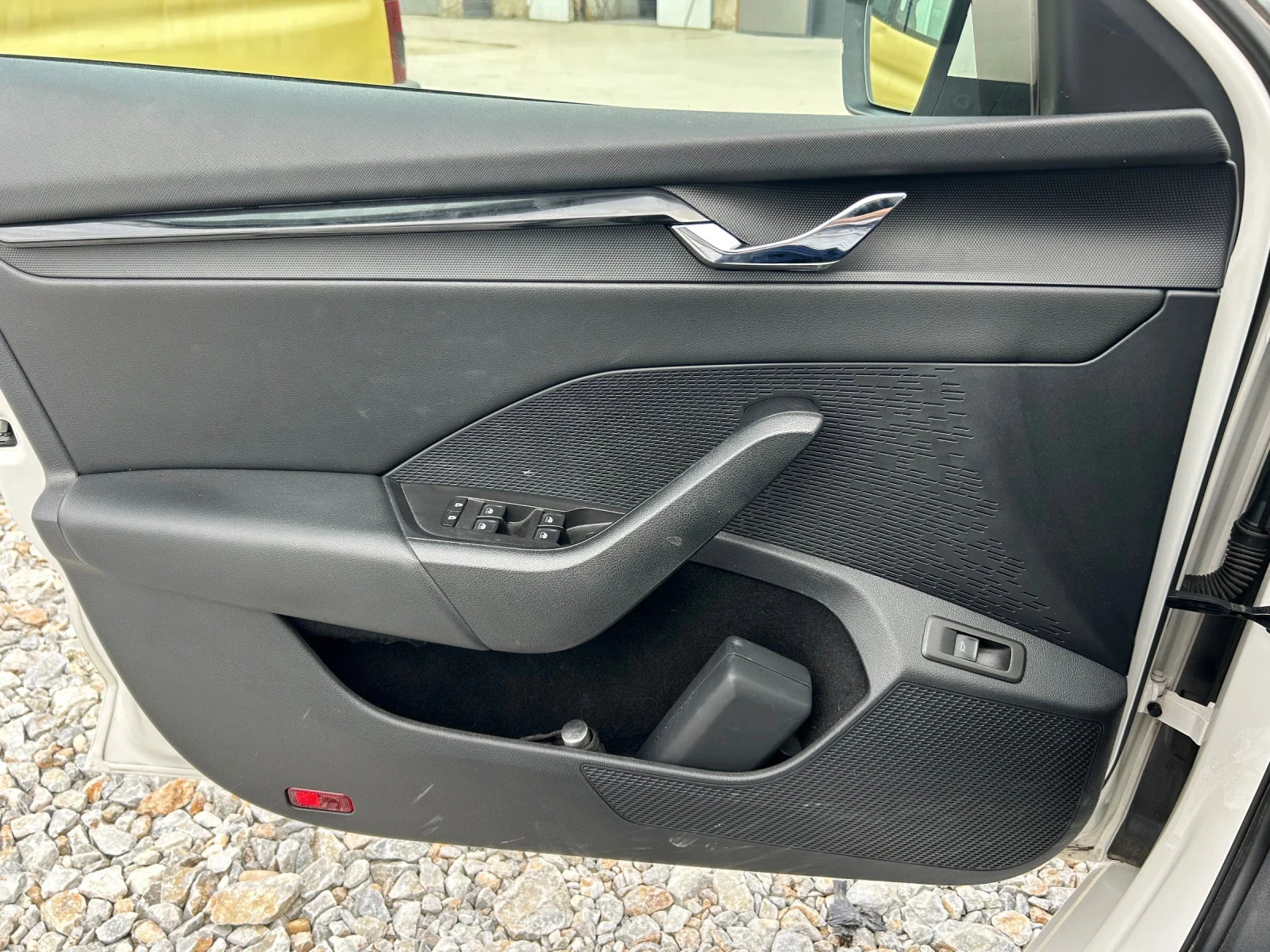 Skoda Octavia G-TEC, снимка 6 - Автомобили и джипове - 54148746