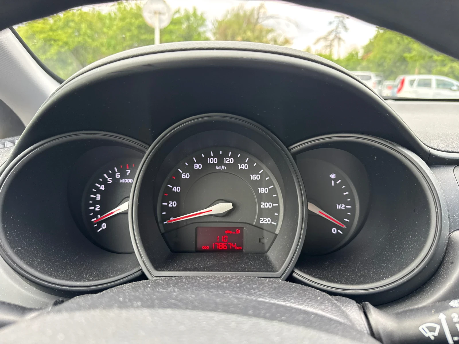 Kia Rio 1.2Бензин , снимка 16 - Автомобили и джипове - 54401931