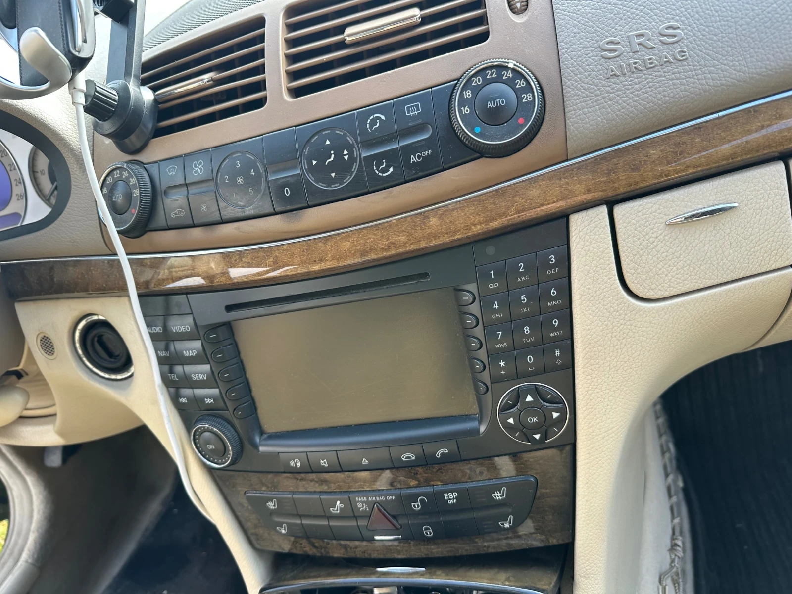 Mercedes-Benz E 320 W211, снимка 11 - Автомобили и джипове - 54538162