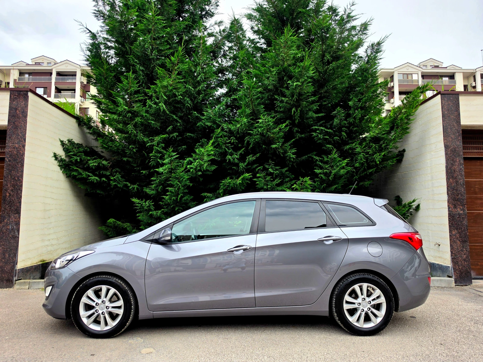 Hyundai I30 1.6 PREMIUM , снимка 8 - Автомобили и джипове - 54874443