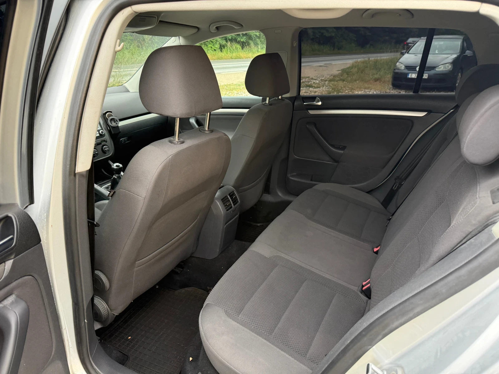 VW Golf 1.9tdi, снимка 13 - Автомобили и джипове - 54947940