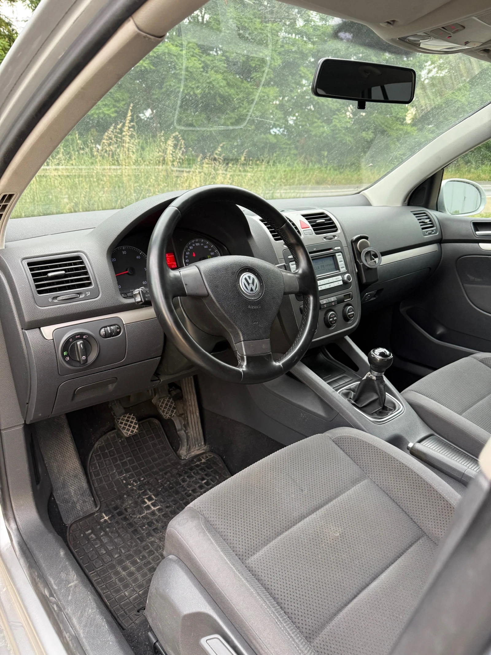 VW Golf 1.9tdi, снимка 10 - Автомобили и джипове - 54947940