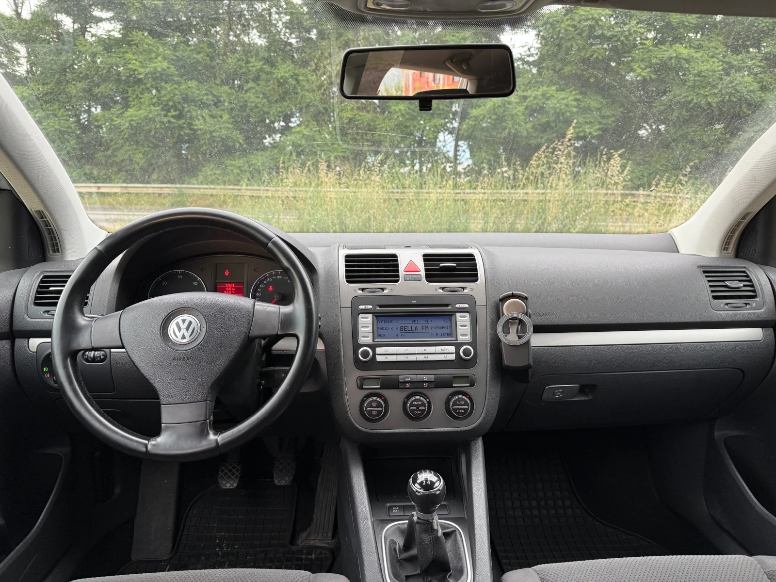 VW Golf 1.9tdi, снимка 14 - Автомобили и джипове - 54947940
