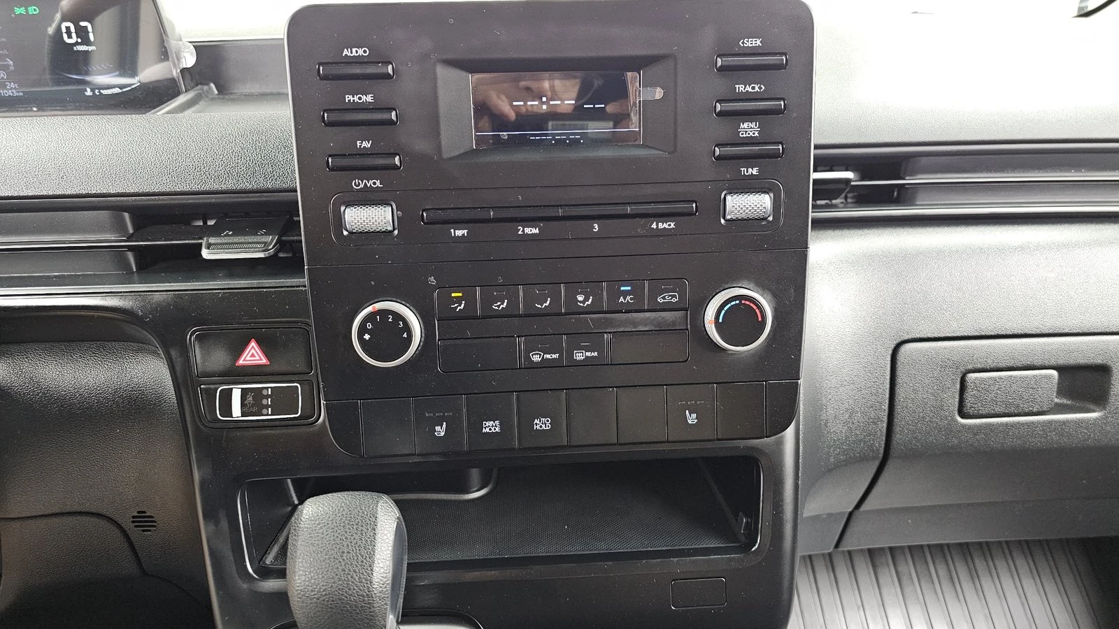 Hyundai Staria Cargo* BLIND SPOT* КРАЙНА ЦЕНА, снимка 14 - Автомобили и джипове - 55367057