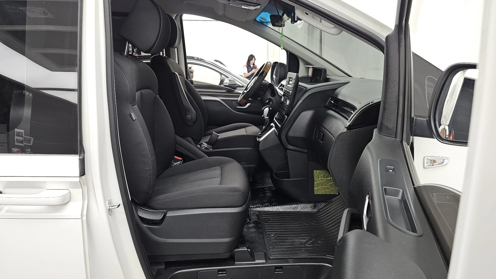 Hyundai Staria Cargo* BLIND SPOT* КРАЙНА ЦЕНА, снимка 11 - Автомобили и джипове - 55367057