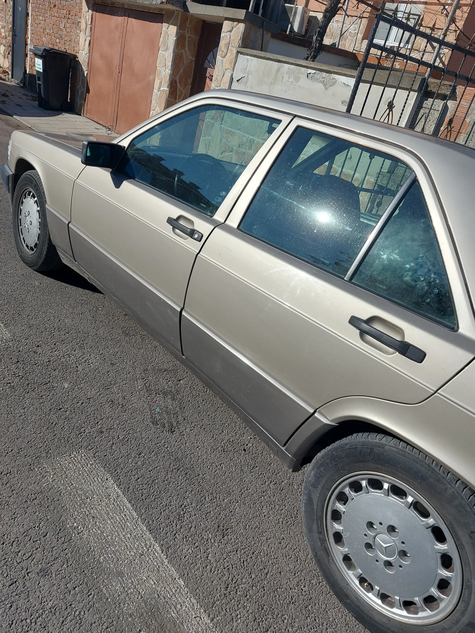 Mercedes-Benz 190, снимка 3 - Автомобили и джипове - 56334220